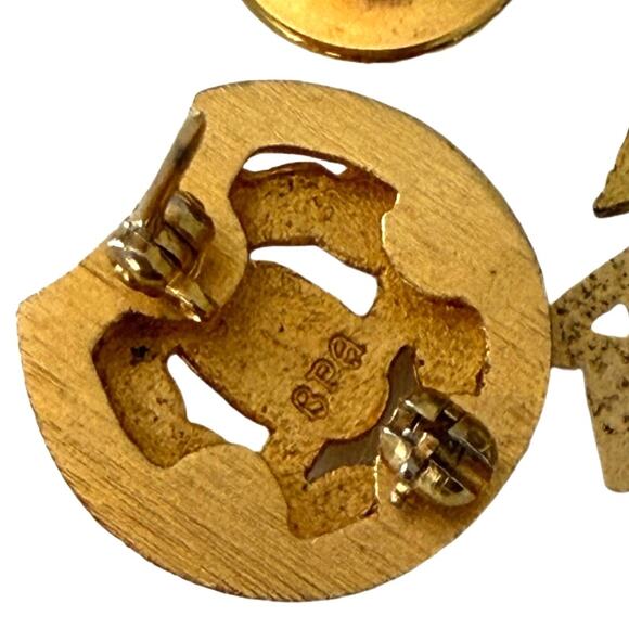 Vintage Delta Sigma Pi Gold Tone Skull Badge Pin w/ Rhinestone Eyes - Lot of 3 - Picture 7 of 10